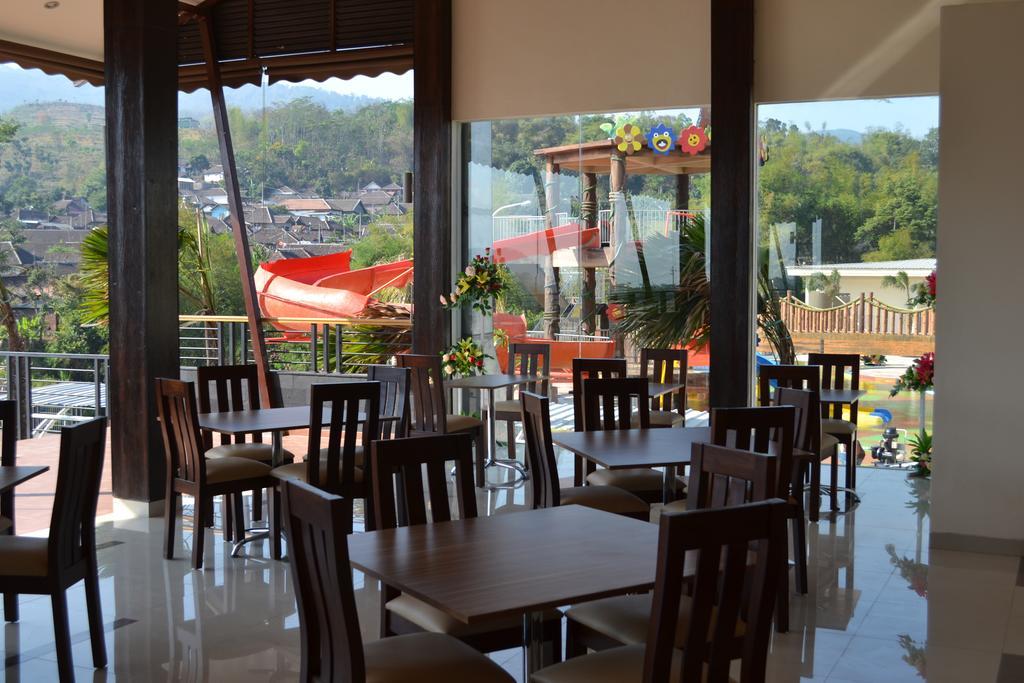 Bess & Waterpark And Convention 4* Malang