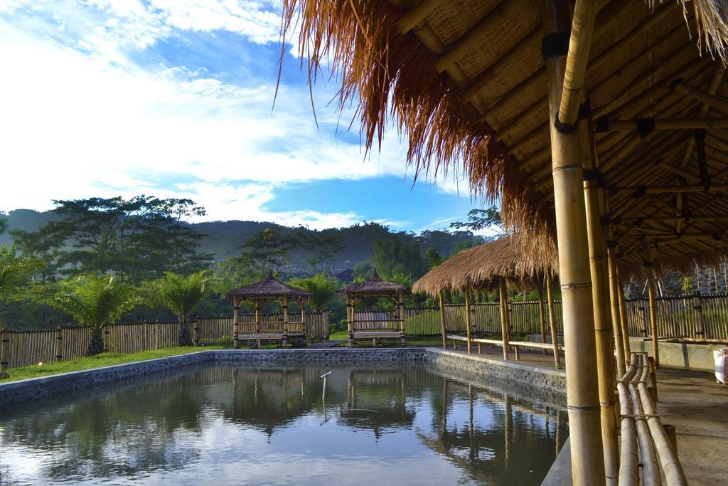 Bess & Waterpark And Convention Taman liburan Malang