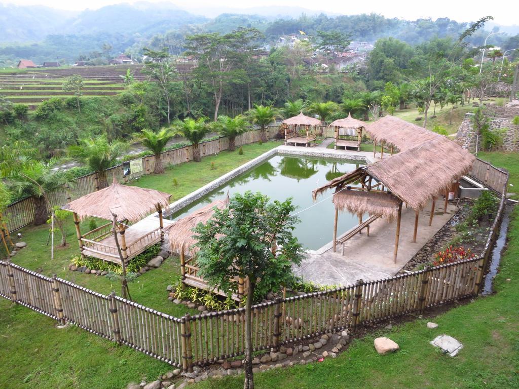 Bess & Waterpark And Convention 4* Malang
