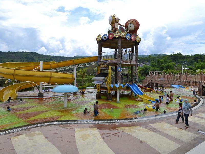Taman liburan Bess & Waterpark And Convention